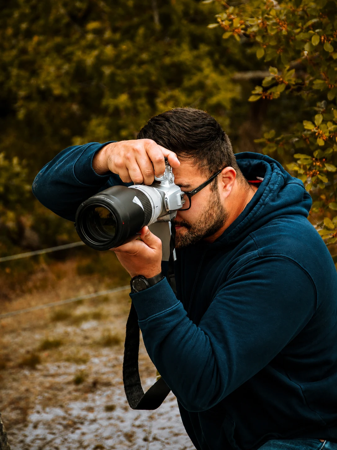 Kiéran, photographe KBL.photographie, en pleine prise de vue